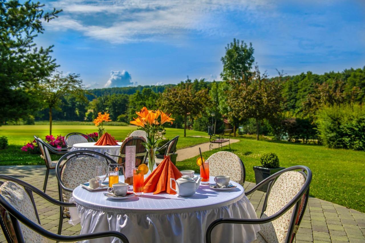 Hotel Forest Hills ซีร์ซ ภายนอก รูปภาพ