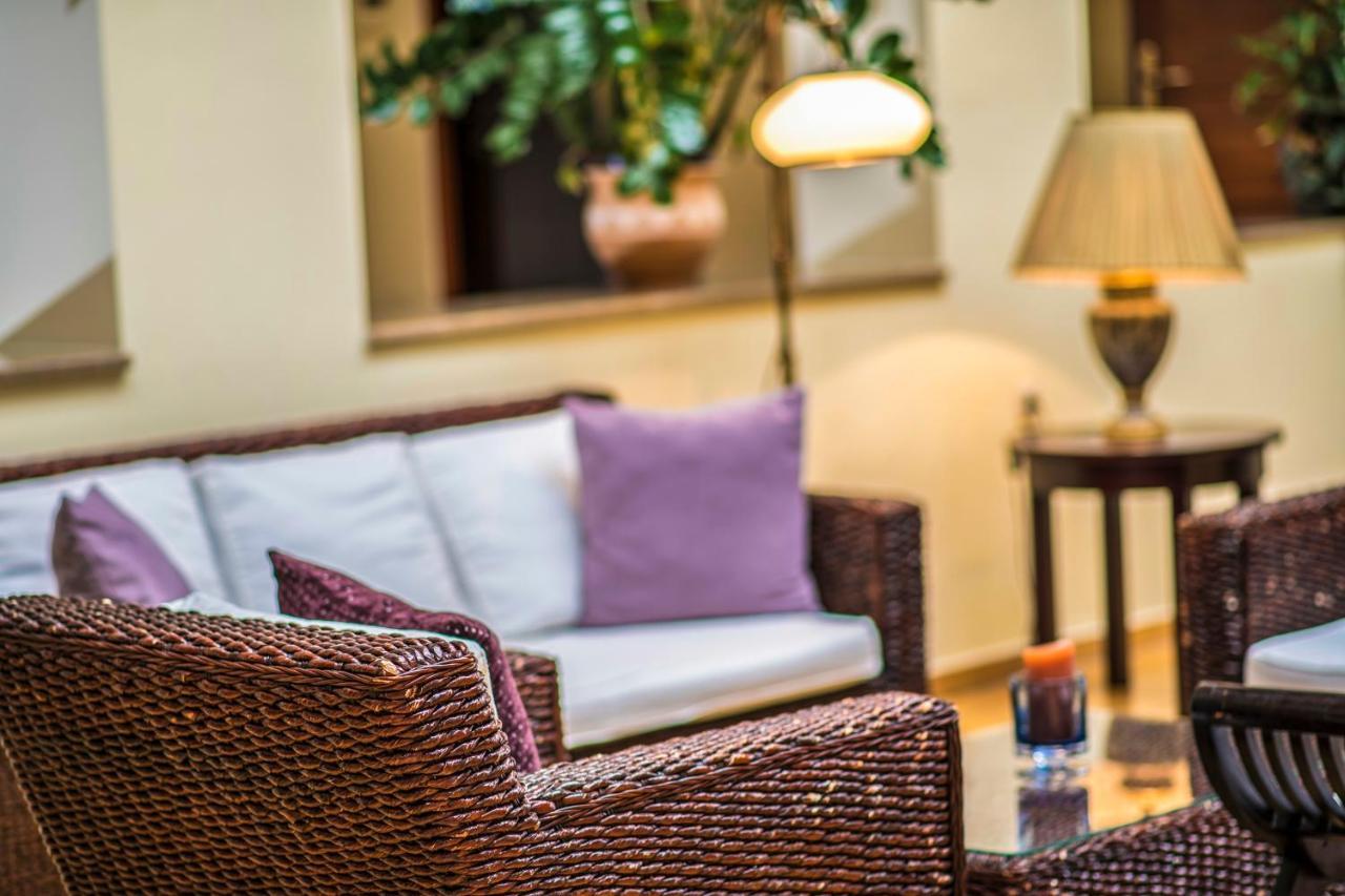 Hotel Forest Hills ซีร์ซ ภายนอก รูปภาพ