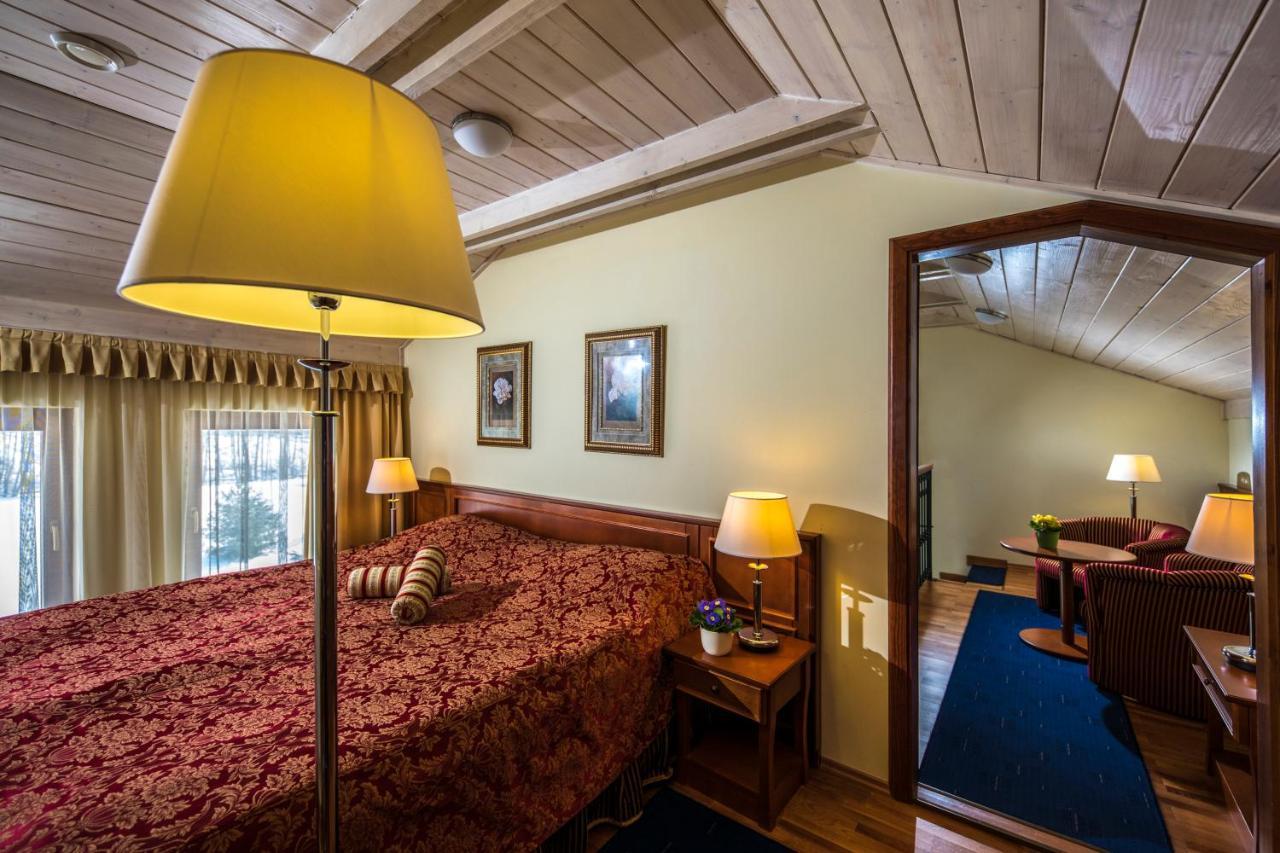 Hotel Forest Hills ซีร์ซ ภายนอก รูปภาพ