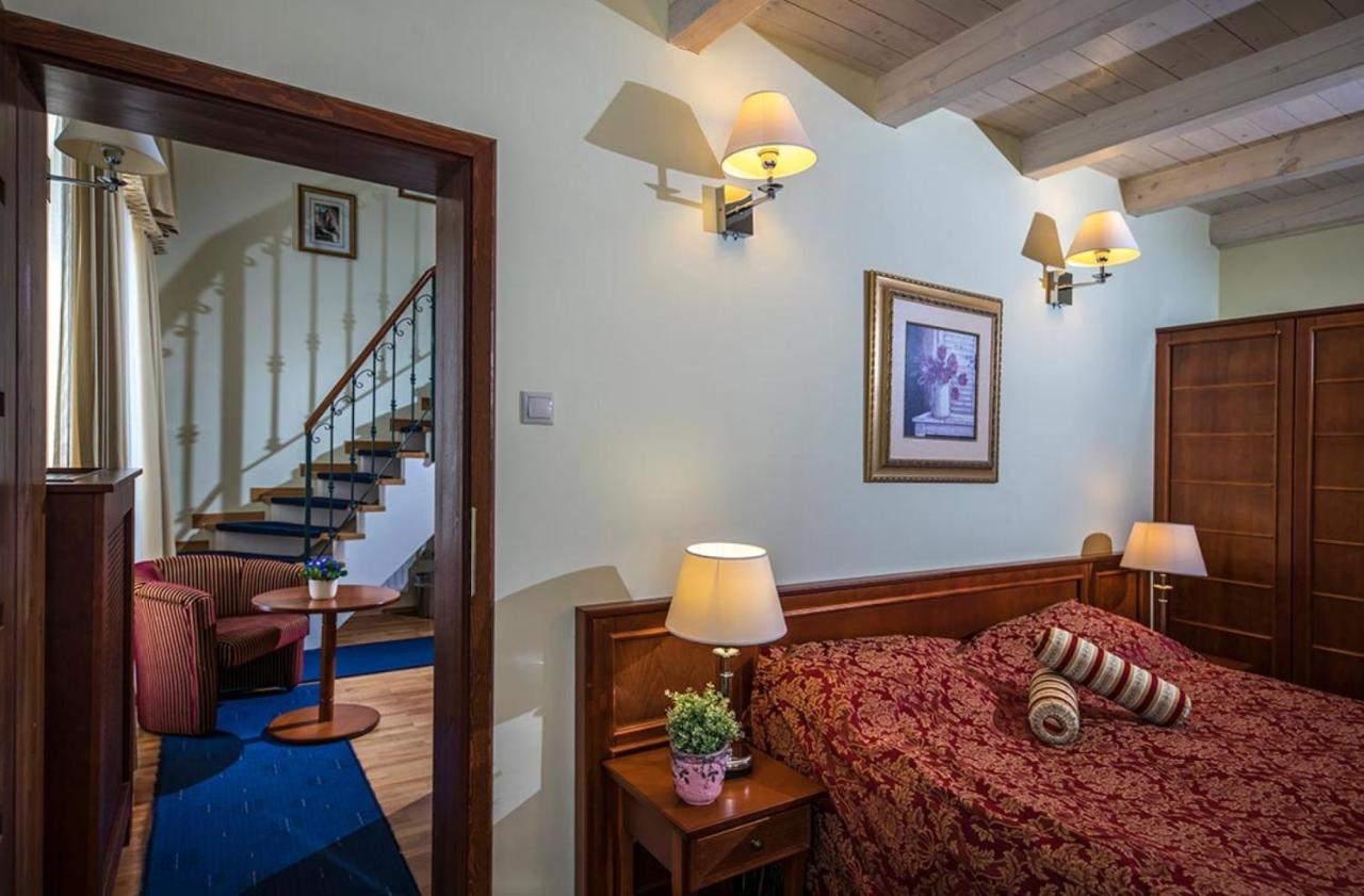 Hotel Forest Hills ซีร์ซ ภายนอก รูปภาพ