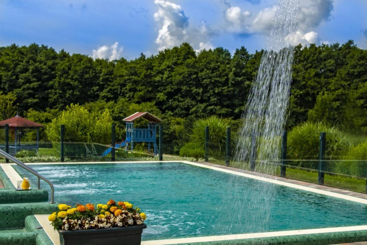 Hotel Forest Hills ซีร์ซ ภายนอก รูปภาพ