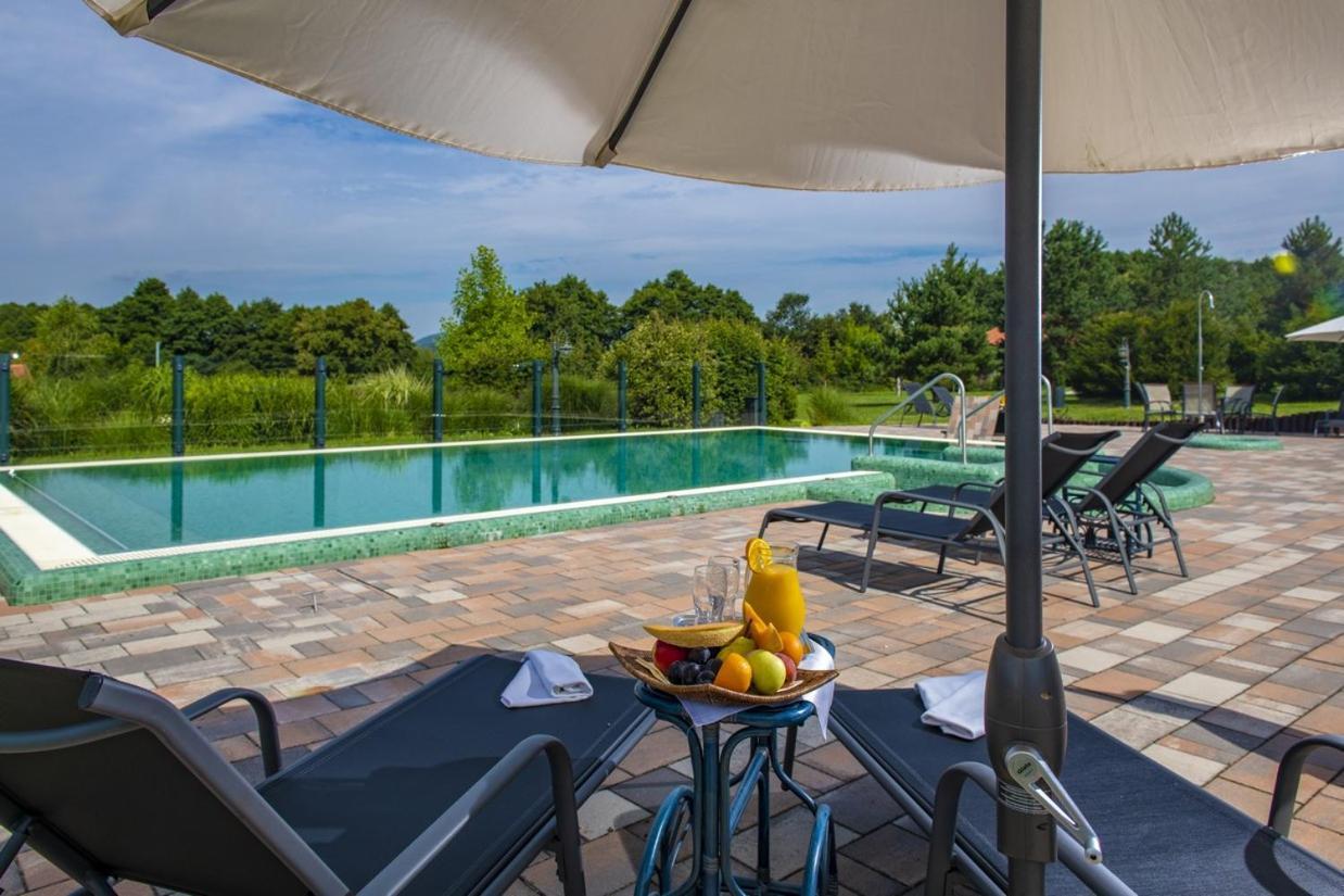 Hotel Forest Hills ซีร์ซ ภายนอก รูปภาพ