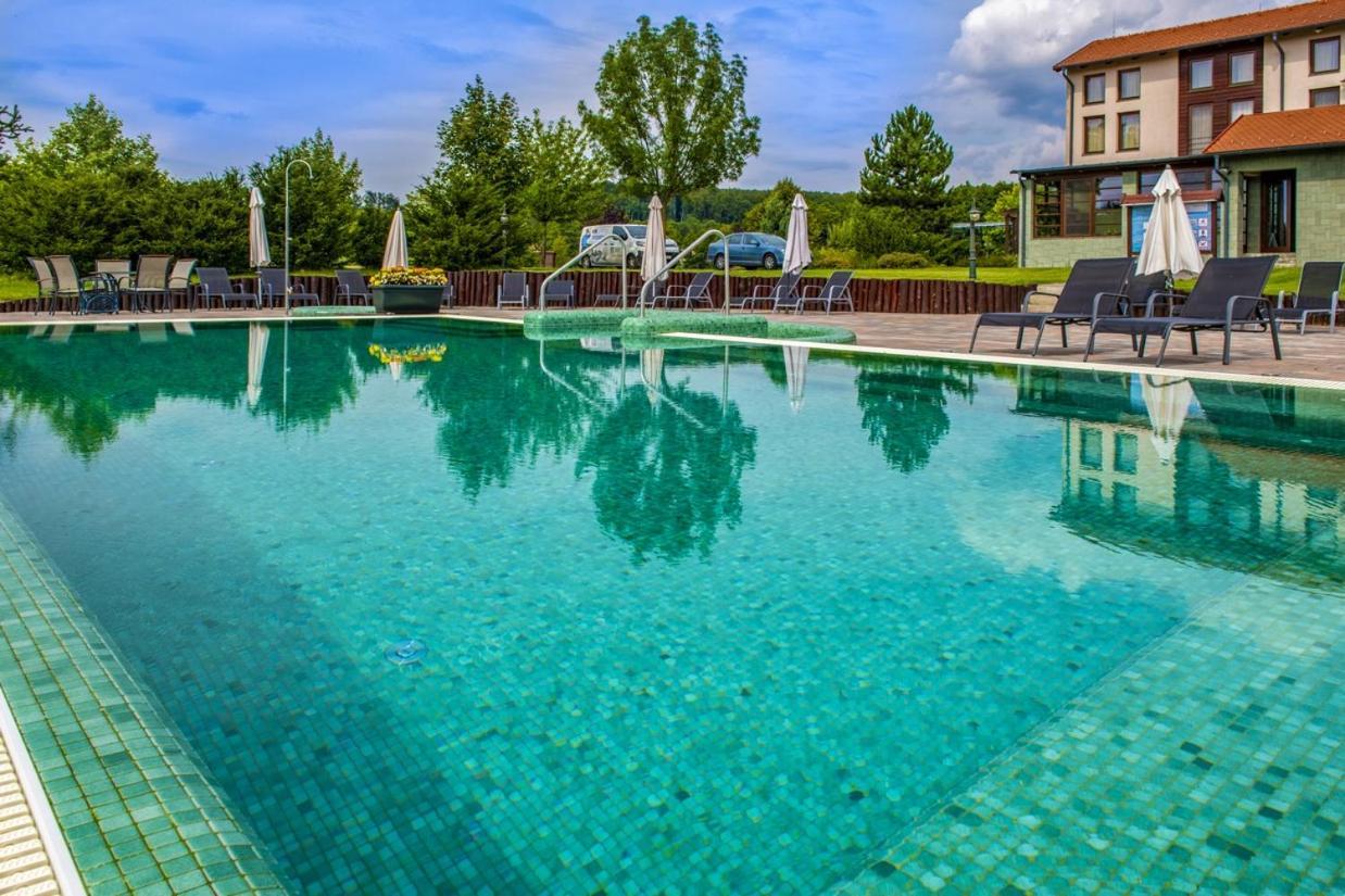 Hotel Forest Hills ซีร์ซ ภายนอก รูปภาพ